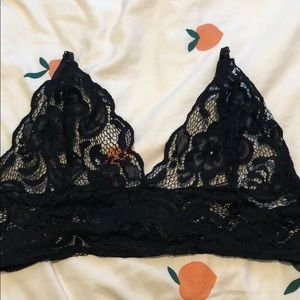 PRETTY LITTLE THING LACE BRALETTE